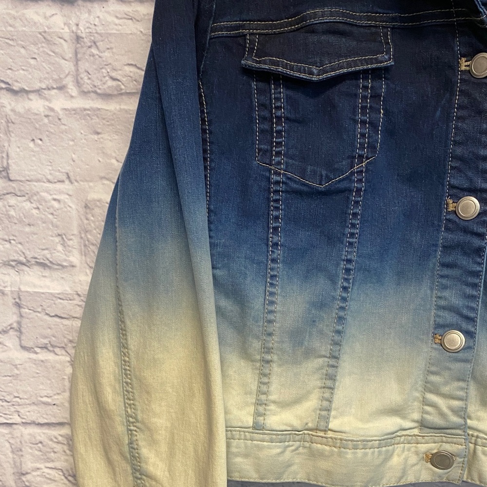 Chico's Platinum Ombre Blue and Cream Jean Jacket Size XXL - Picture 5 of 7